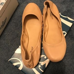 Nude Flats